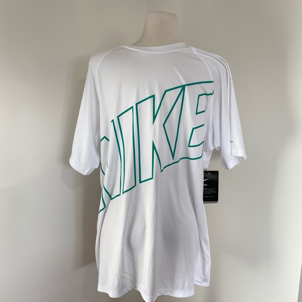 XL Men’s Nike tee